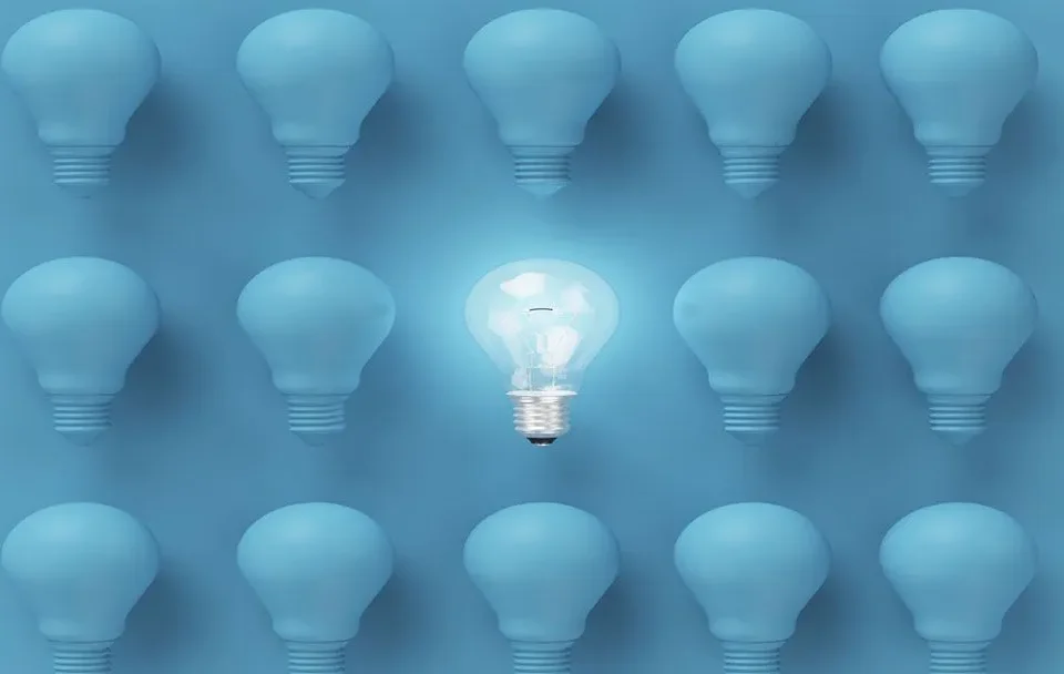 Trucos-para-ahorrar-en-la-factura-de-energía-min